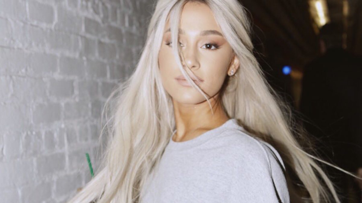 Ariana Grande cover Vogue